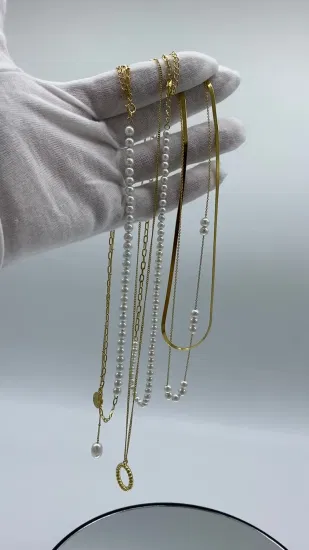 Collana girocollo a strati con perle barocche europee placcate oro 18 carati Collana con ciondolo croce di perle con moneta regina d'oro